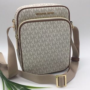 MICHAEL KORS MD FLIGHT CROSSBODY Bag VANILLA
NWT